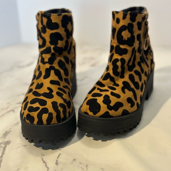 Qupid leopard ankle boots - Picture 6 of 12